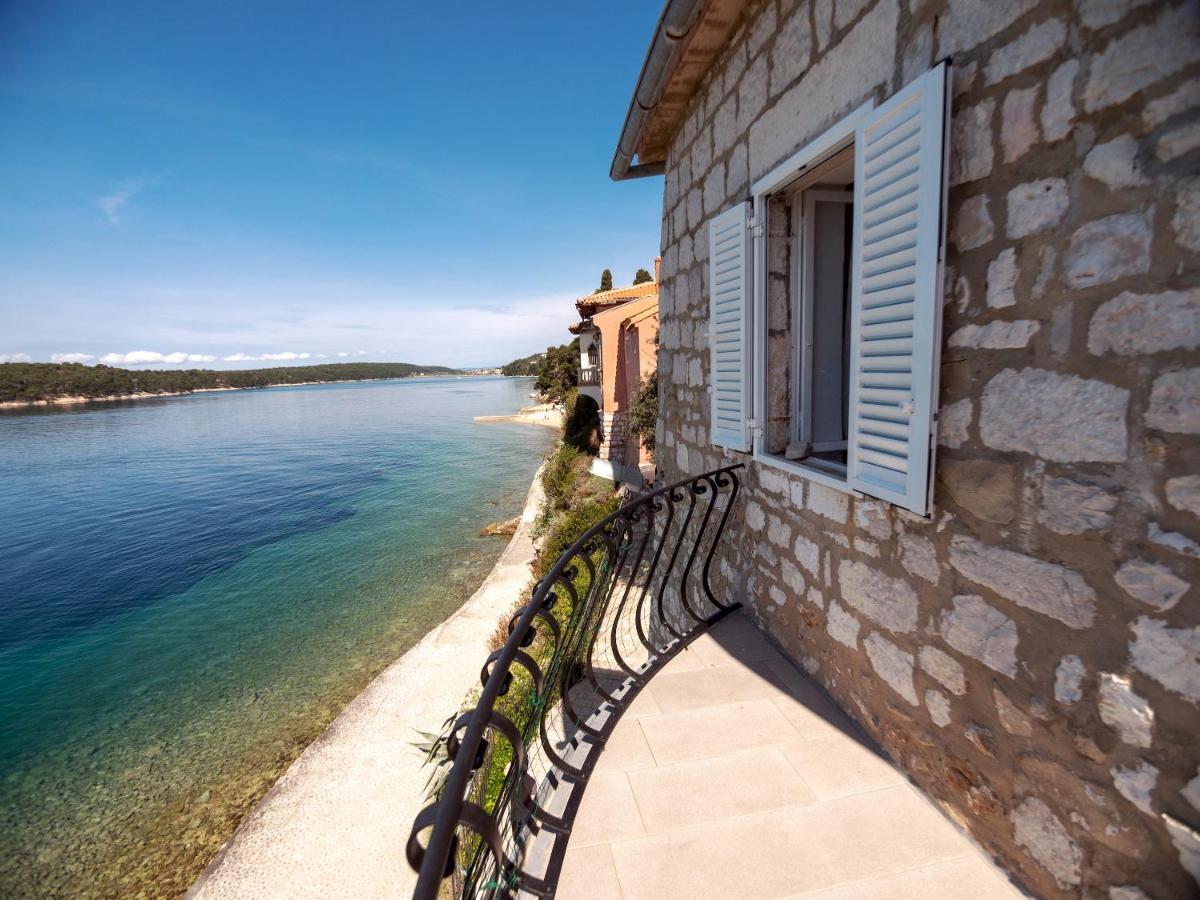 Julietta Rab Town